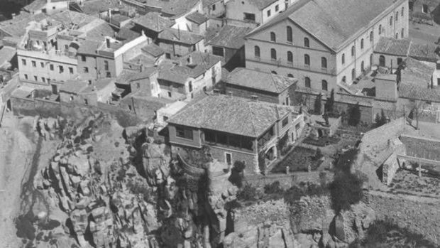 Una fotografía inédita de Roca Tarpeya de 1958 desde el aire