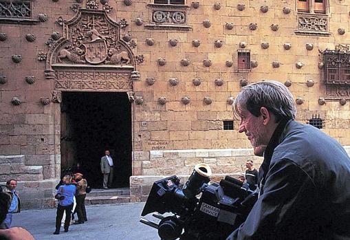 Basilio Martín Patino, durante el rodaje de 'Octavia', coproducida por el Consorcio Salamanca 2002