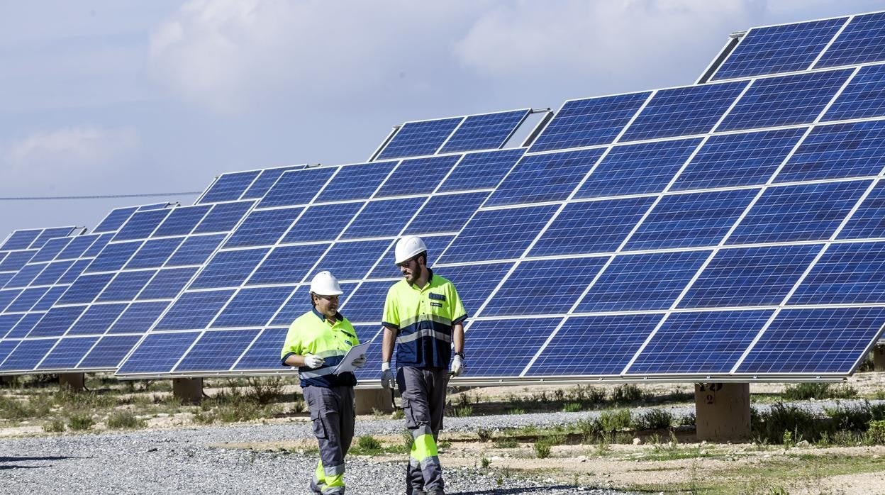 Placas solares de una de las empresas de Hidraqua