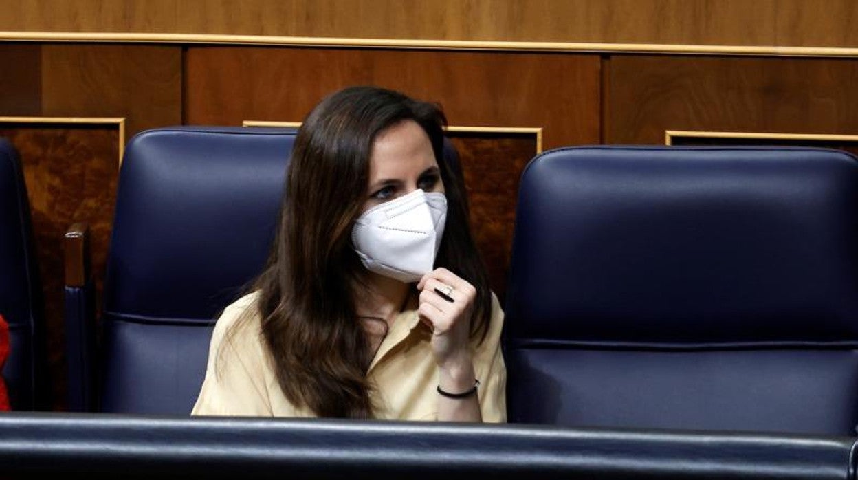 La ministra de Derechos Sociales, Ione Belarra, en el Congreso de los Diputados