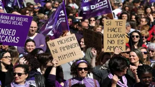 Castilla-La Mancha vuelve a teñirse de morado por el Día Internacional de la Mujer
