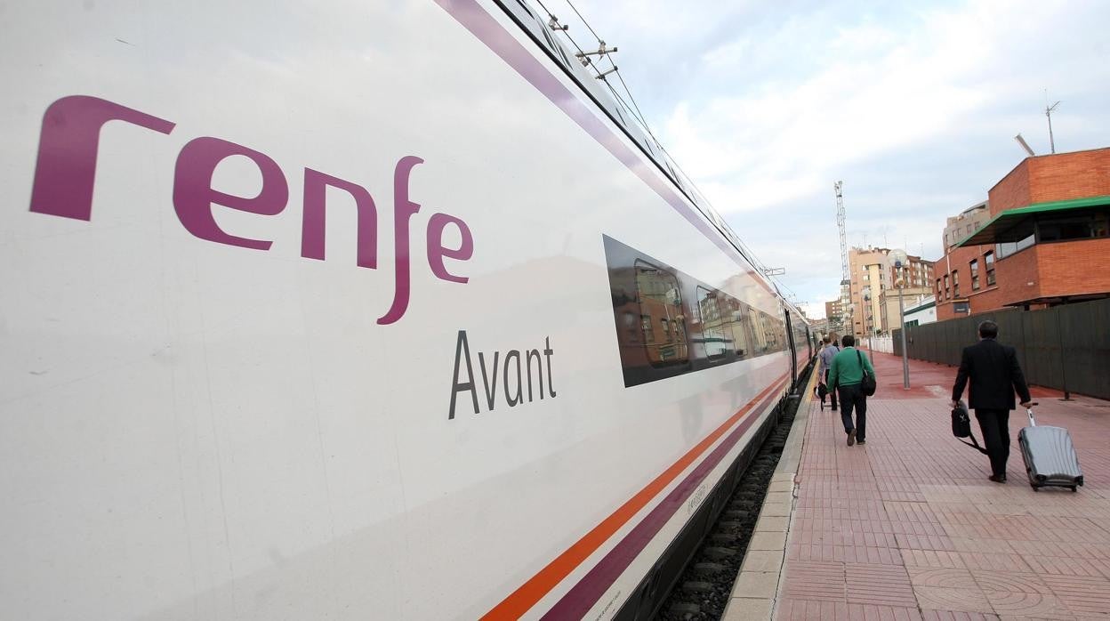 Renfe recupera desde este domingo la oferta Avant Valladolid-Madrid previa a la pandemia