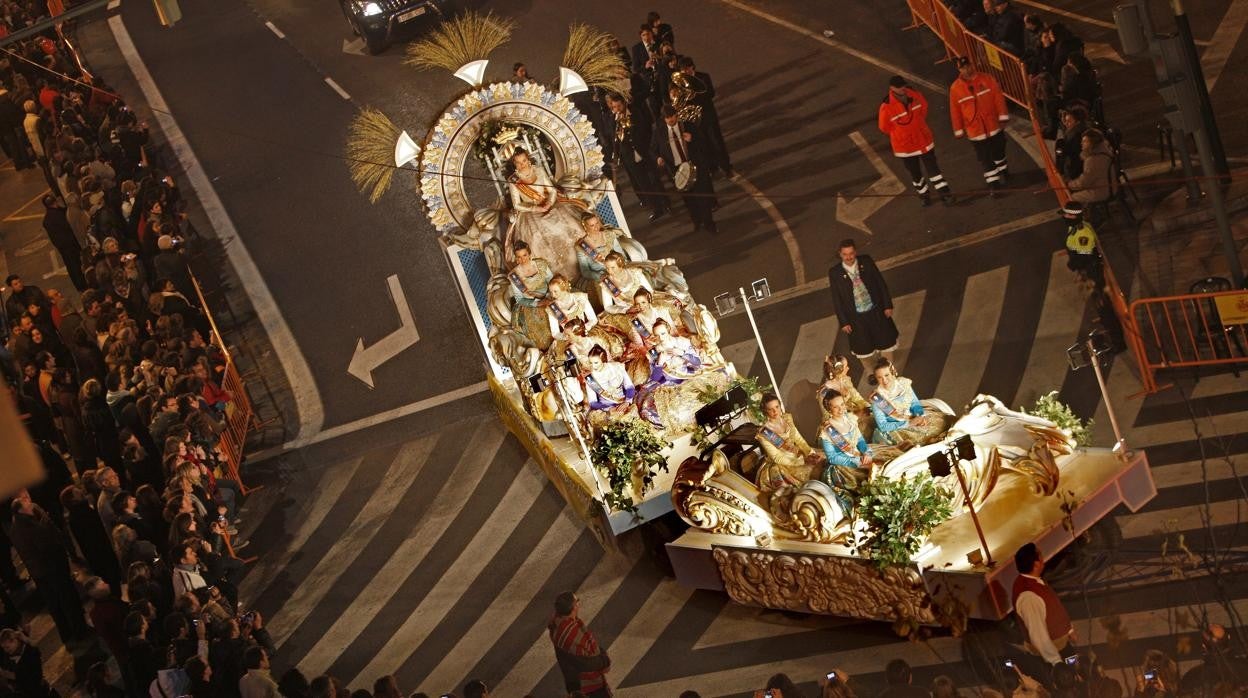 Imagen de archivo de la Cabalgata del Ninot de las Fallas de Valencia