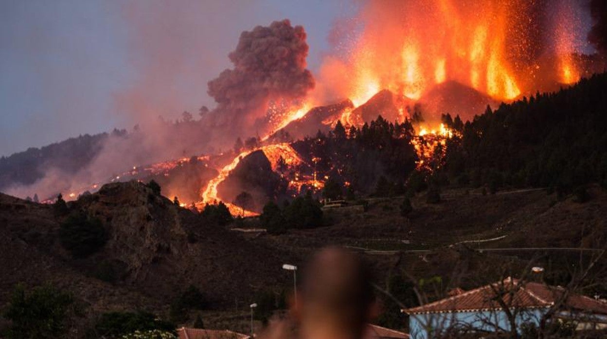 El volcán de La Palma en sus primeros días de erupción