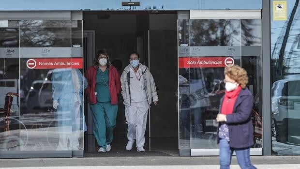 Denuncian agresiones físicas y verbales a una médico en un centro de salud de Alzira (Valencia)