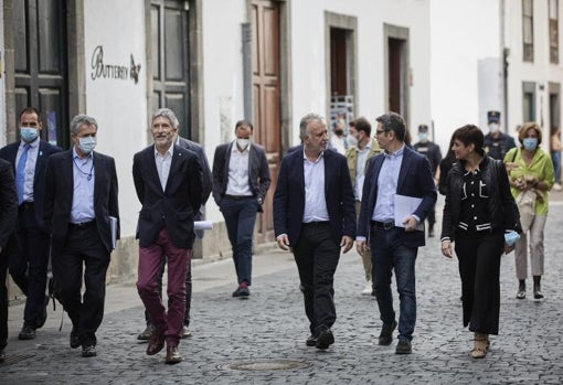 Entrada de ministros, alcaldes, consejeros y presidentes en La Palma