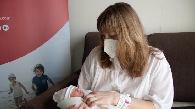 Nace el primer bebé de madre ucraniana huida de la guerra con Rusia en España