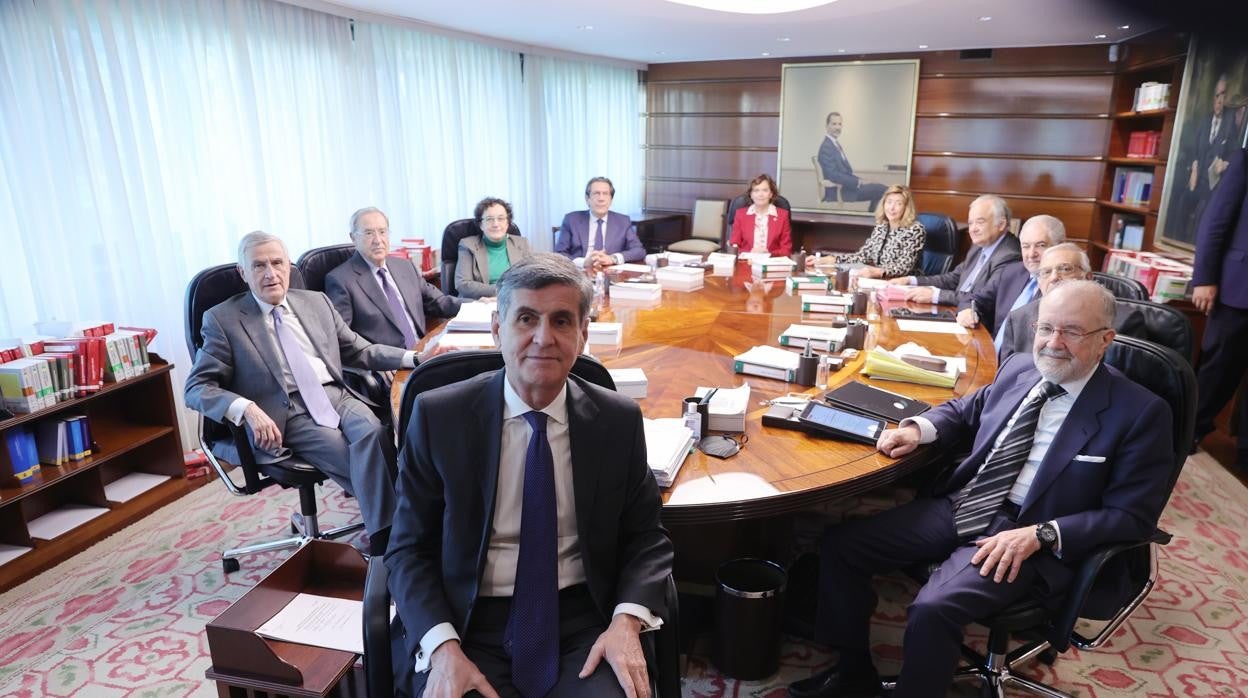 Miembros del actual TC, con su presidente, Pedro González-Trevijano, en primer plano