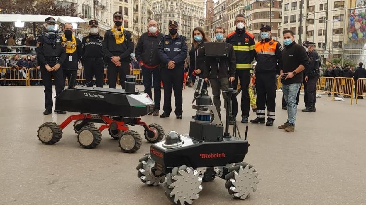 Imagen del robot que mide la temperatura y detecta gases tóxicos en la mascletà de las Fallas de Valencia