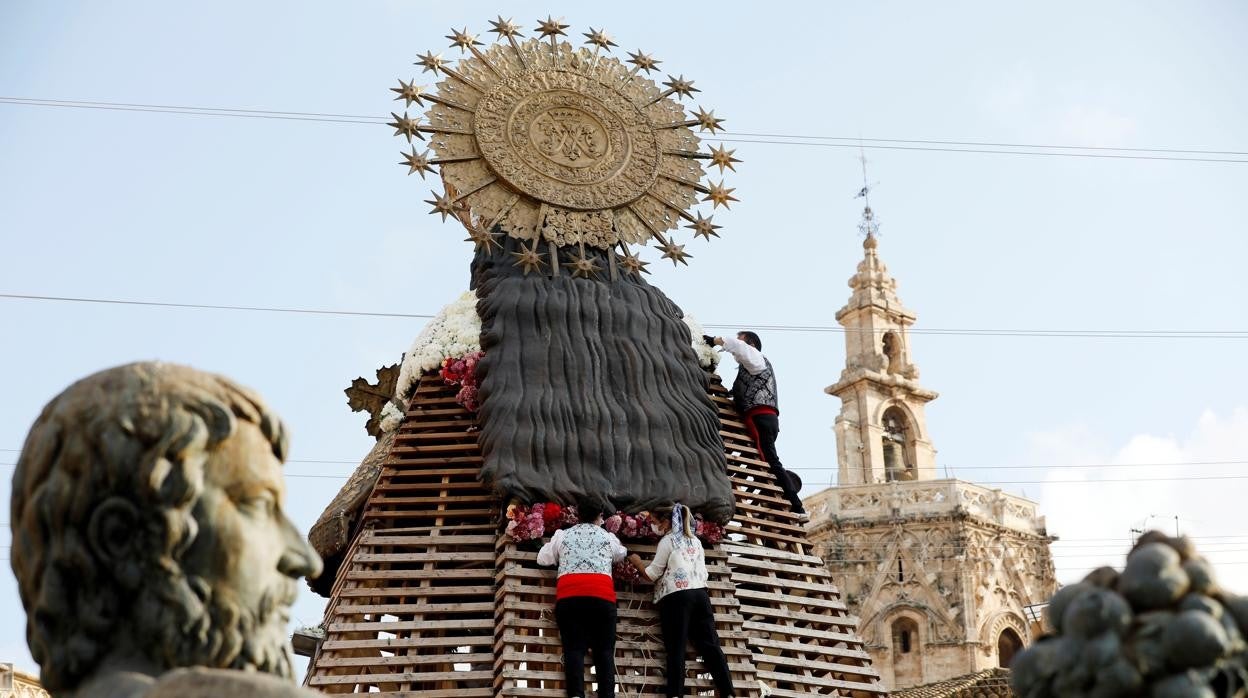 Imagen de archivo de la Ofrenda a la Virgen de los Desamparados en Valencia