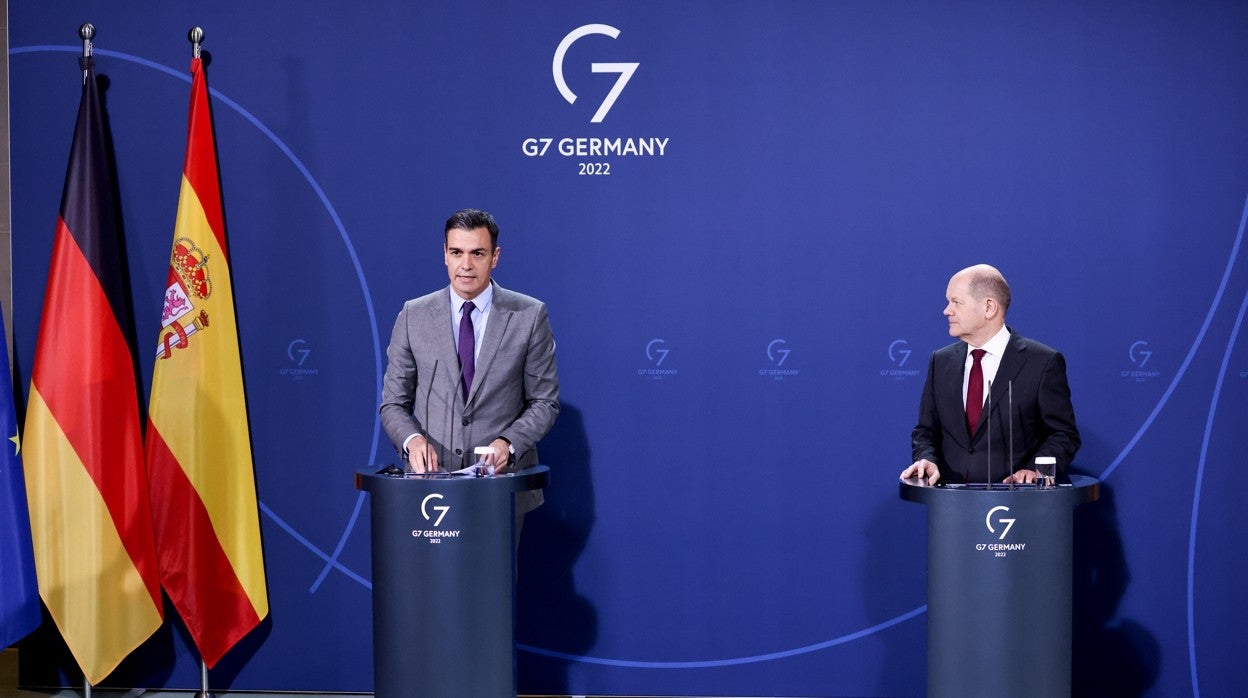 Sánchez y Olaf Scholz durante la rueda de prensa en Berlín