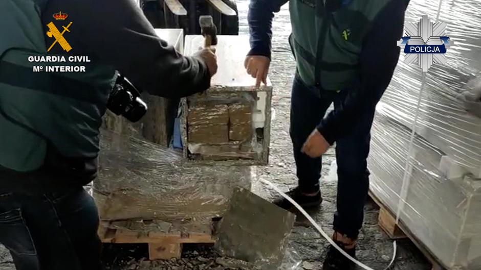 Detienen al cabecilla de una banda de narcos polacos en la urbanización de lujo refugio de Putin en España