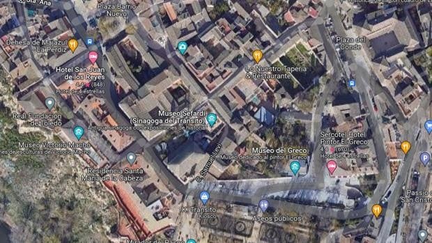 Nuevos cambios de tráfico y autobuses por las obras de la calle Reyes Católicos