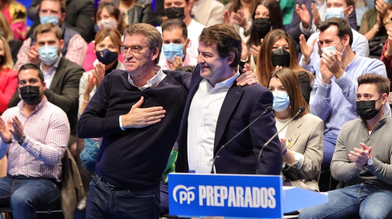 Alberto Núñezz Feijóo y Alfonso Fernández Mañueco, este sábado en Valladolid