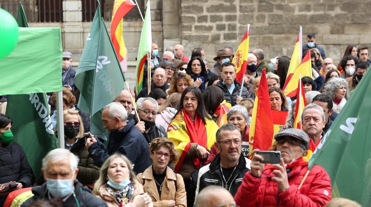 Protesta de Vox en la plaza del Ayuntamiento de Toledo