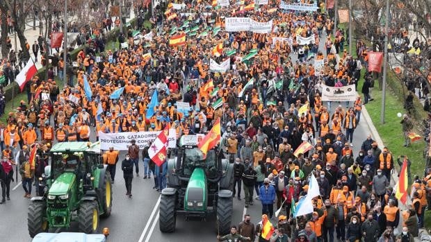 Castilla y León pide «respeto» para el campo y exige medidas