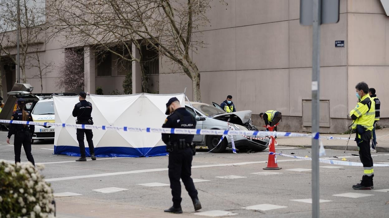 Policías y equipos de Emergencia, en el lugar del suceso tras el tiroteo