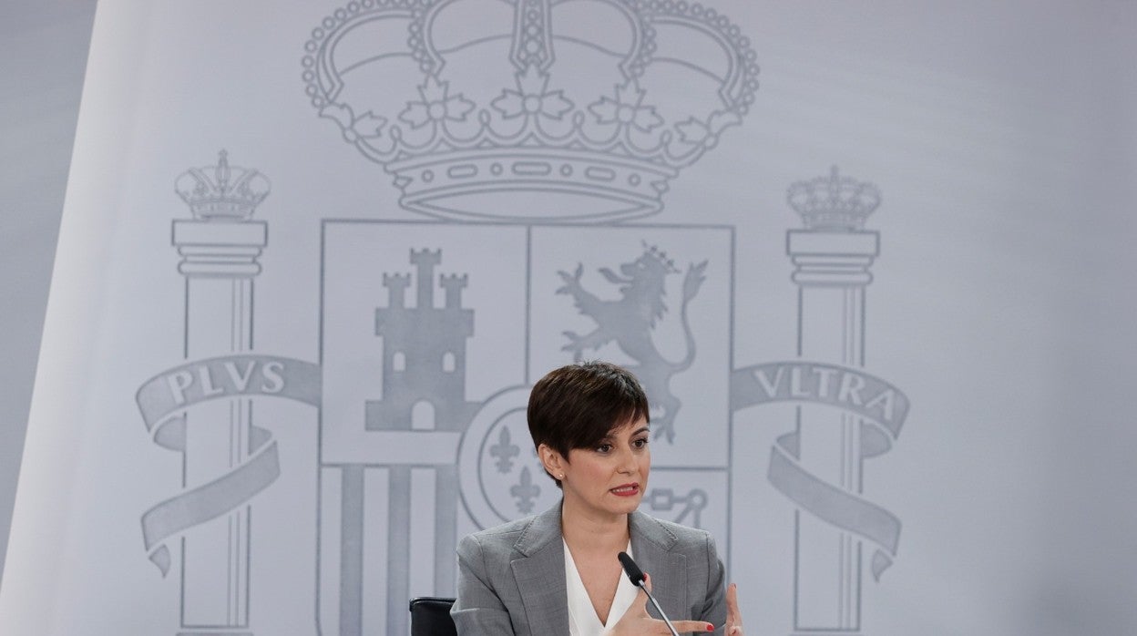 Isabel Rodríguez, en un momento de la rueda de prensa de este martes.