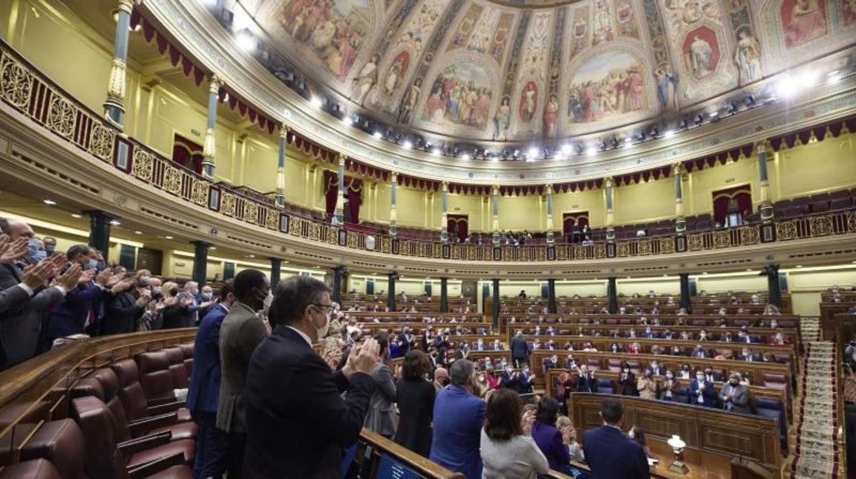 Vista general del hemiciclo del Congreso, que junto con el Senado subvenciona anualmente a los grupos parlamentarios con unos 8 millones de euros