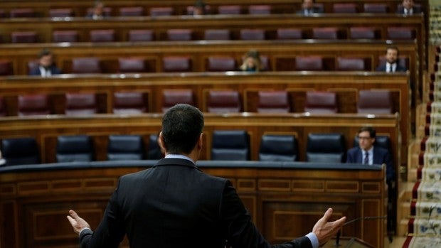 Sánchez se ve forzado a explicar la cesión del Sahara en el Congreso, pero sopesa diluir el debate