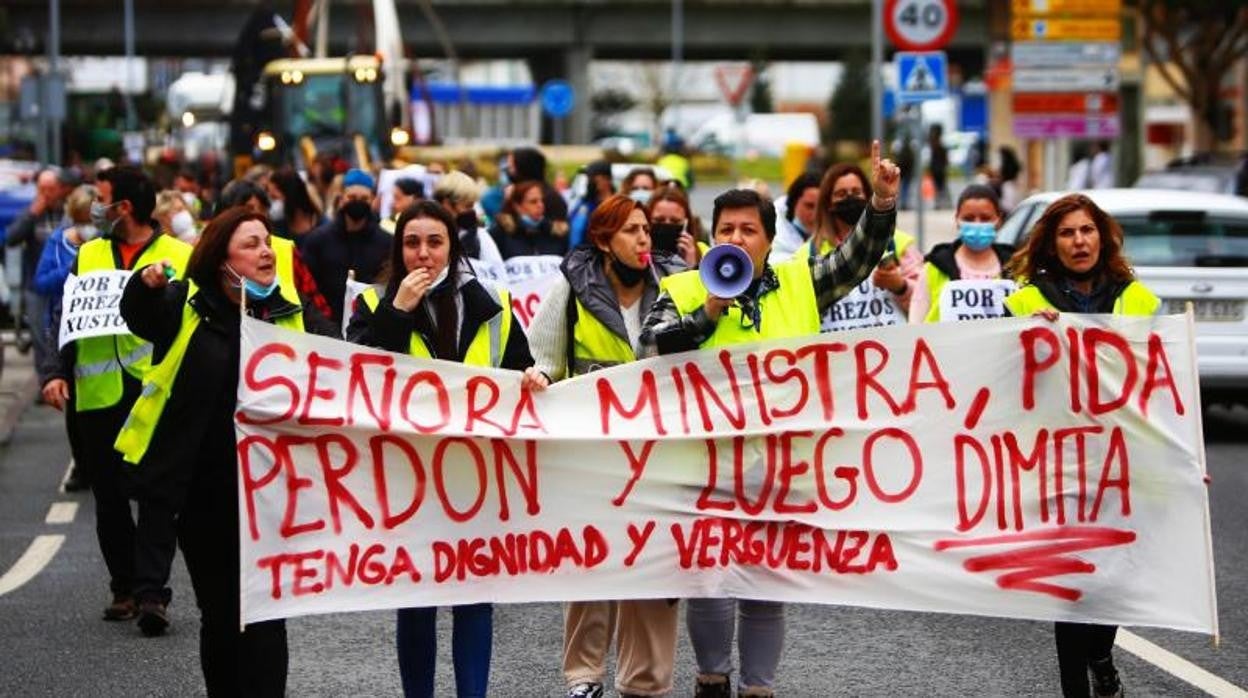 Protestas de los transportistas esta mañana en Ferrol