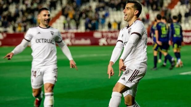 3-1: El Albacete sigue con su racha triunfal a costa del UCAM Murcia