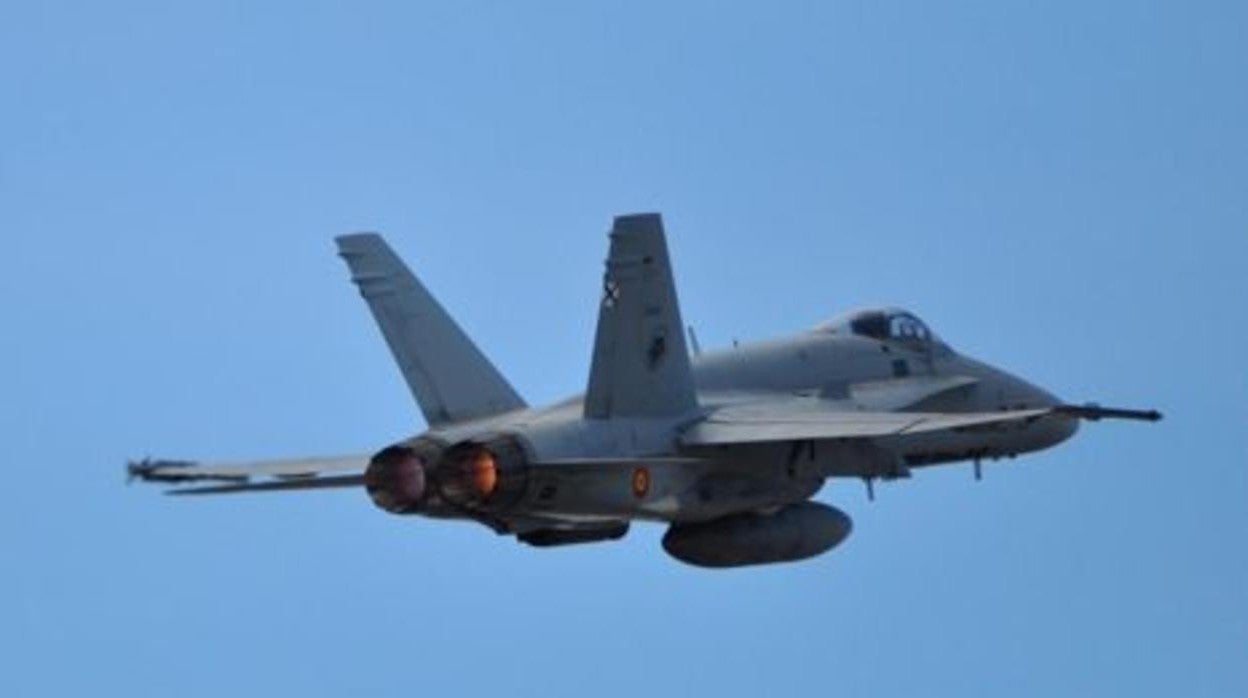 Un avión F-18 del Ala 12, con base en Torrejón