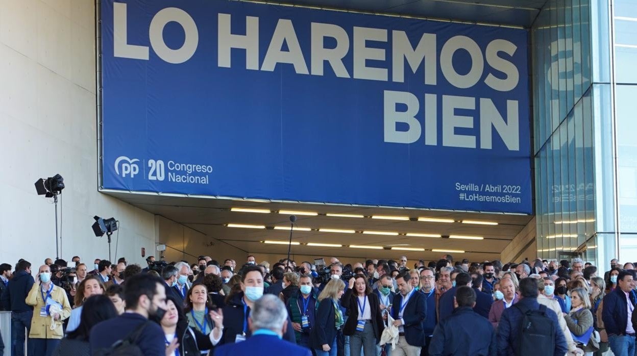 Feijóo junto a Mañueco, el día que el gallego presentó su candidatura en Valladolid