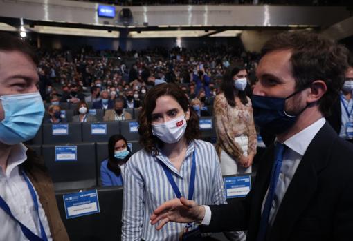 Mañueco, Ayuso y Casado, durante el Congreso del PP