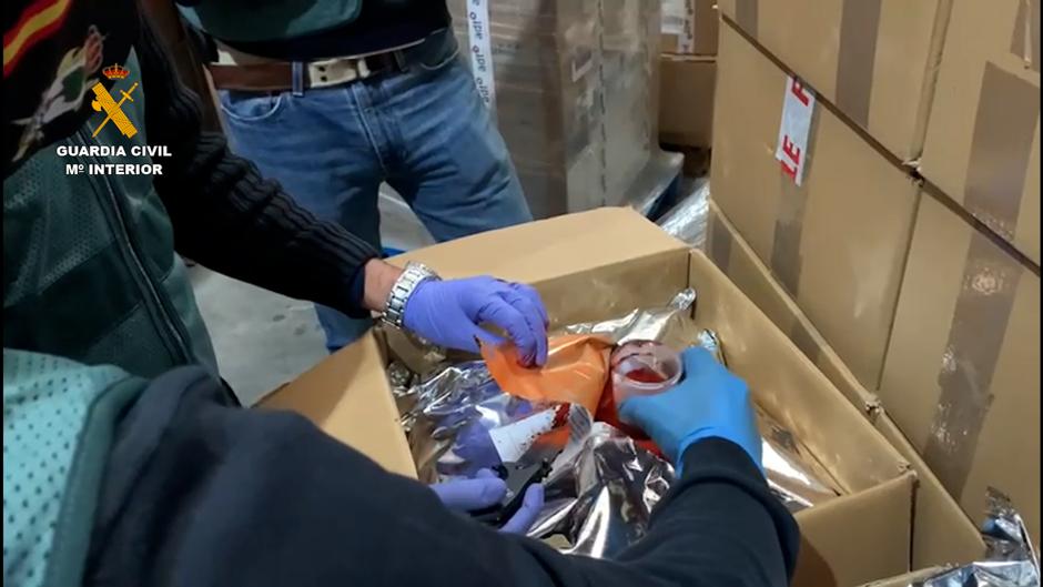 Desmantelan una organización que vendía gardenia modificada importada de China como azafrán