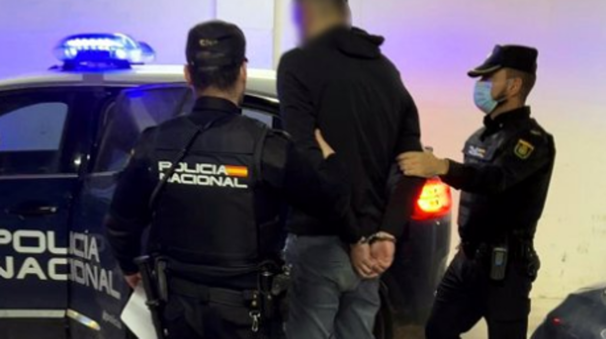 Imagen del detenido en Denia con diecisiete reclamaciones judiciales pendientes