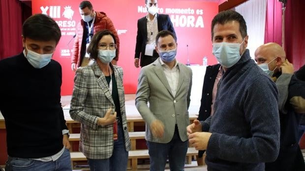 El PSOE acusa a Feijóo de «claudicar» para «entregar» Castilla y León a la formación de Abascal