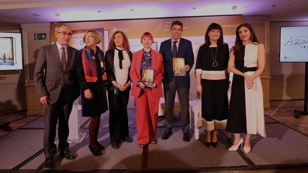 María Zaragoza exalta su pasión por los libros y la cultura en «La biblioteca de fuego», Premio Azorín 2022