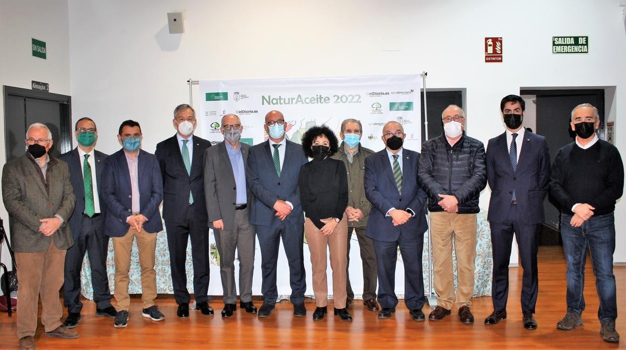 Foto de familia de los participantes en la jornada