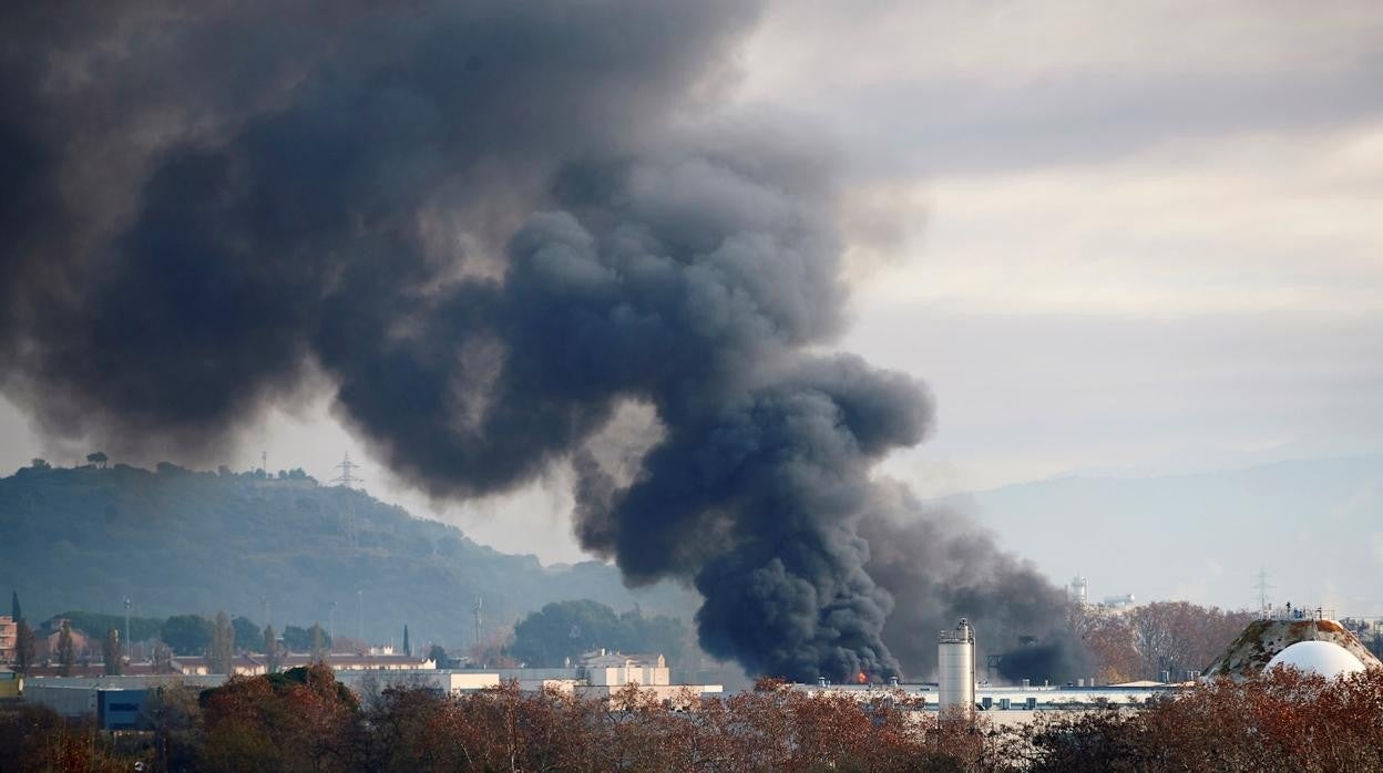 Incendio en en la planta de Montornès (Barcelona) en diciembre de 2019