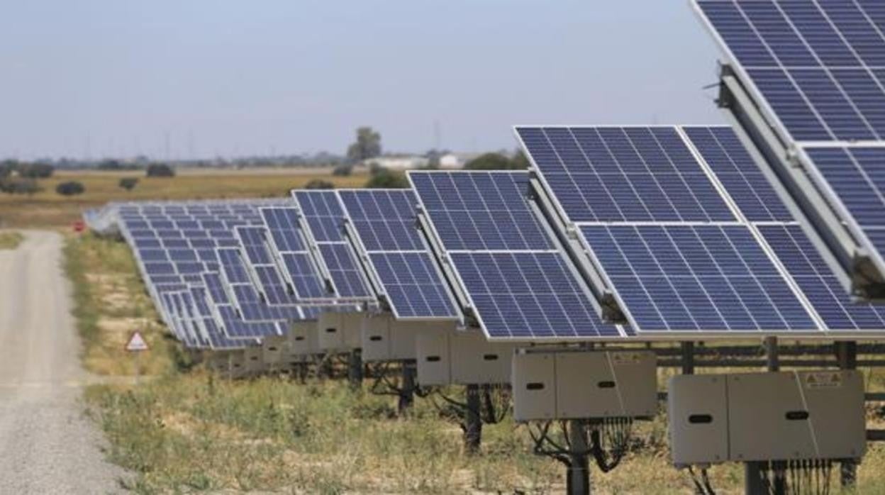 Castilla-La Mancha apuesta por el gas verde y la energía fotovoltaica para descarbonizar la logística