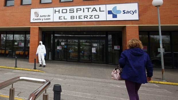 Detenida una mujer por la agresión a una médico de Urgencias en el Hospital de El Bierzo