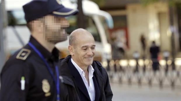 Un nieto de Pujol, denunciado por conducción temeraria tras huir de un control de los Mossos