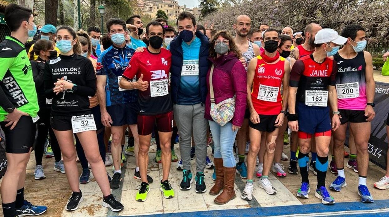 Participantes en la prueba junto con el concejal de Deportes, Pablo García, y la edil Servicios Sociales, Ana Belén Abellán