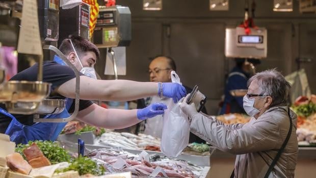 Guía para cocinar los platos típicos de la Semana Santa Marinera de Valencia: de la titaina a la 'coca de llanda'