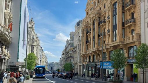 Una ruta de compras por la Gran Vía y sus dos tiendas más grandes y ambiciosas.