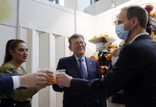 Imagen de la consellera de Agricultura, Mireia Mollà, y el presidente de la Generalitat, Ximo Puig, en la feria de Berlín