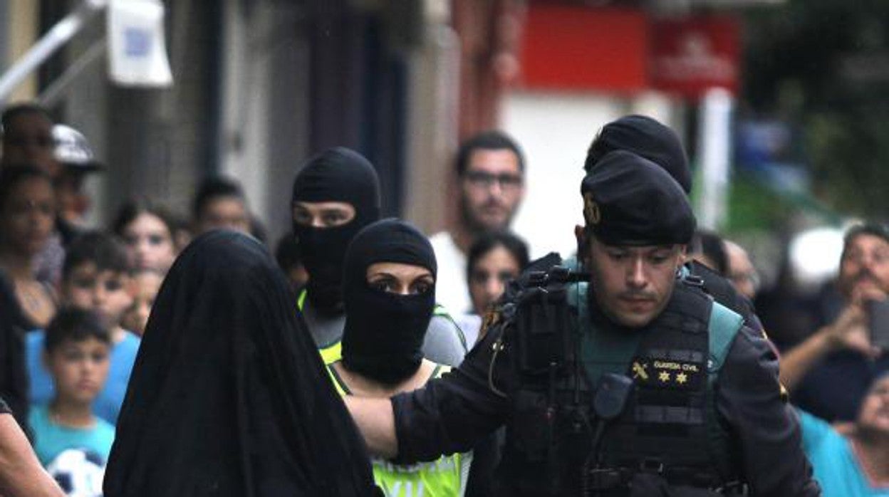 Detención en 2015 en Gandía de una mujer que reclutaba a otras para viajar a Siria para unirse al Daesh