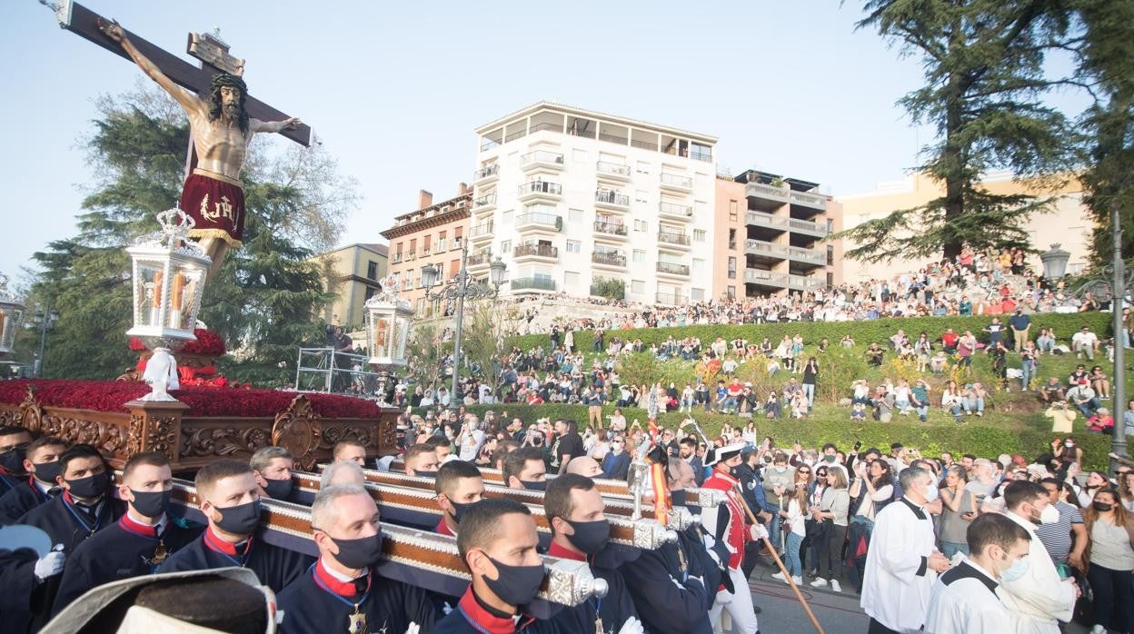 Procesión del Cristo de los Albarderos, cerca del Palacio Real