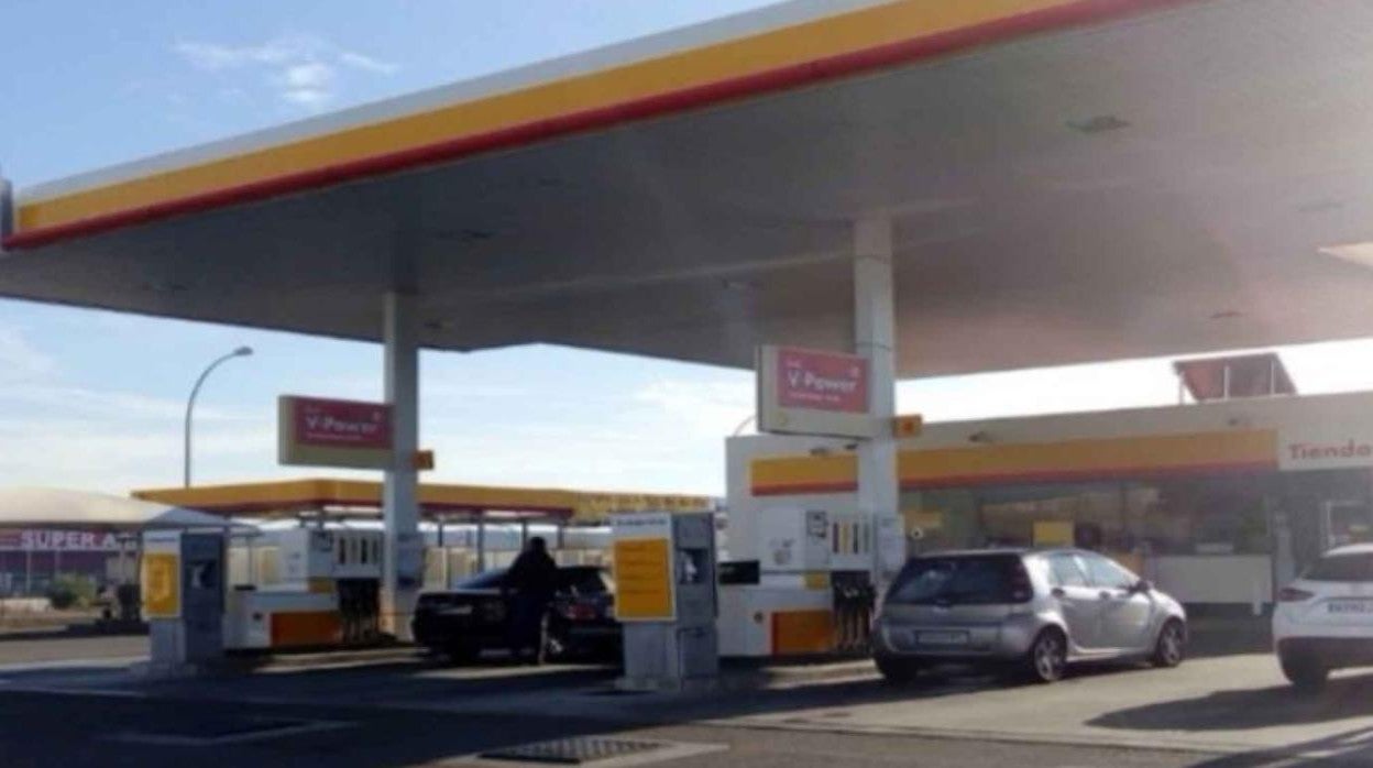 Detenidos dos hombres y una mujer por el atraco a punta de cuchillo de una gasolinera en Illescas