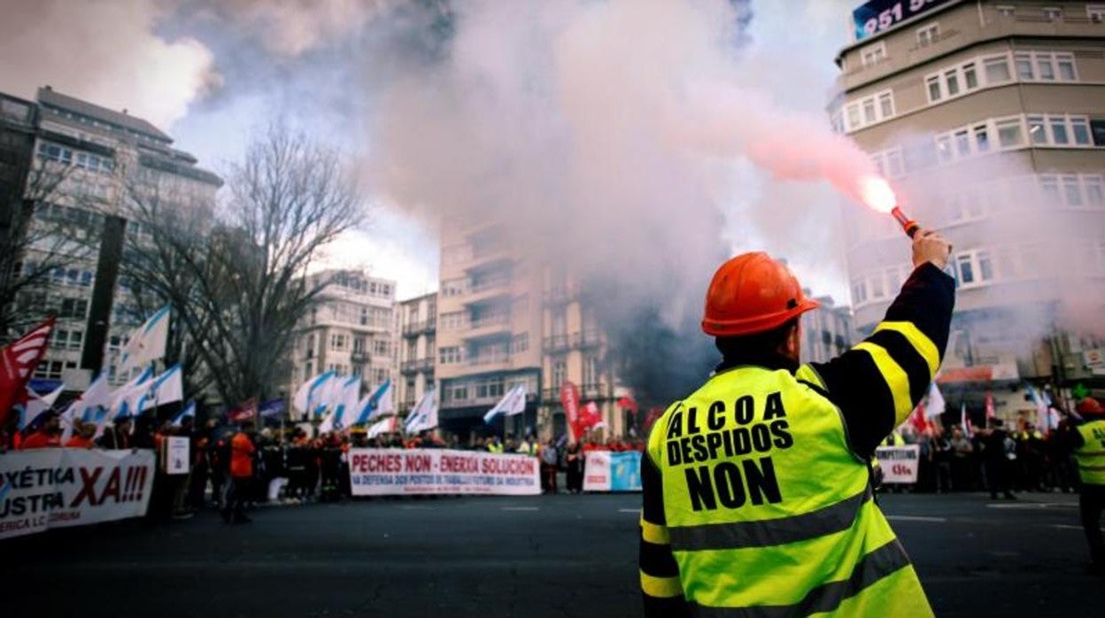 Una de las protesta de los trabajadores de Alu Ibérica en La Coruña