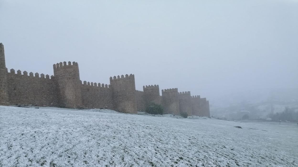 Nieve en la capital abulense