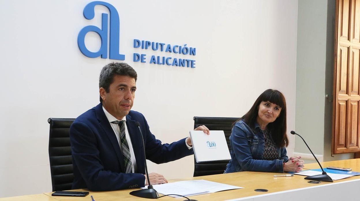 Carlos Mazón y Julia Parra presentan el logotipo del 200 anivesario