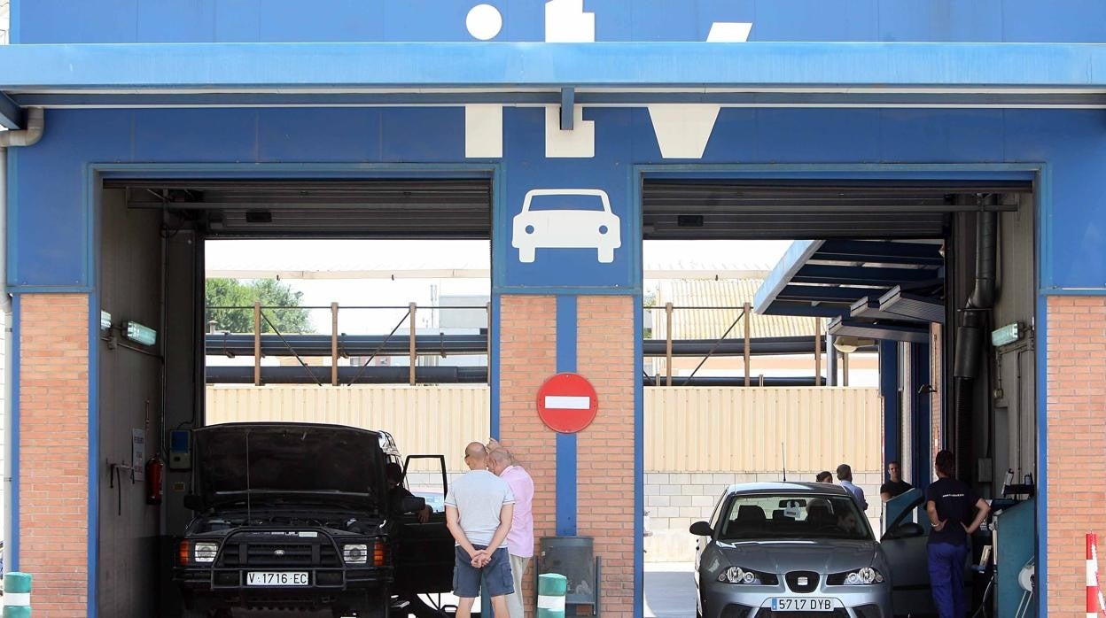 Uno de los puntos del servicio ITV en Vara de Quart (Valencia)