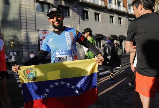 Joaquín, un corredor en silla de ruedas ante el reto del maratón: «Las cuestas de Madrid son matadoras»